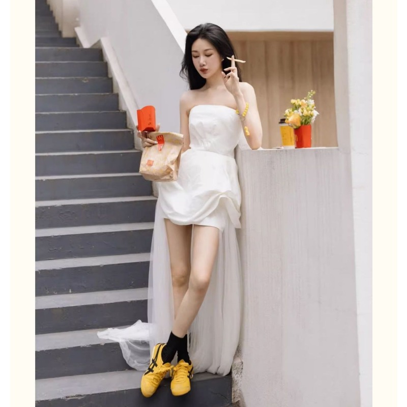 French White Strapless Morning - Photography With Lighting 评论和价格